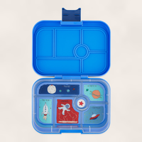Yumbox Original - Madkasse med 6 rum - Surf blue - Rocket bakke