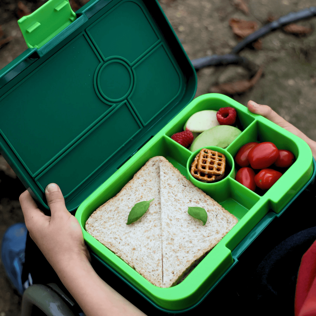 Yumbox Tapas xl - Madkasse med 4 rum - Palm green - Lime bakke